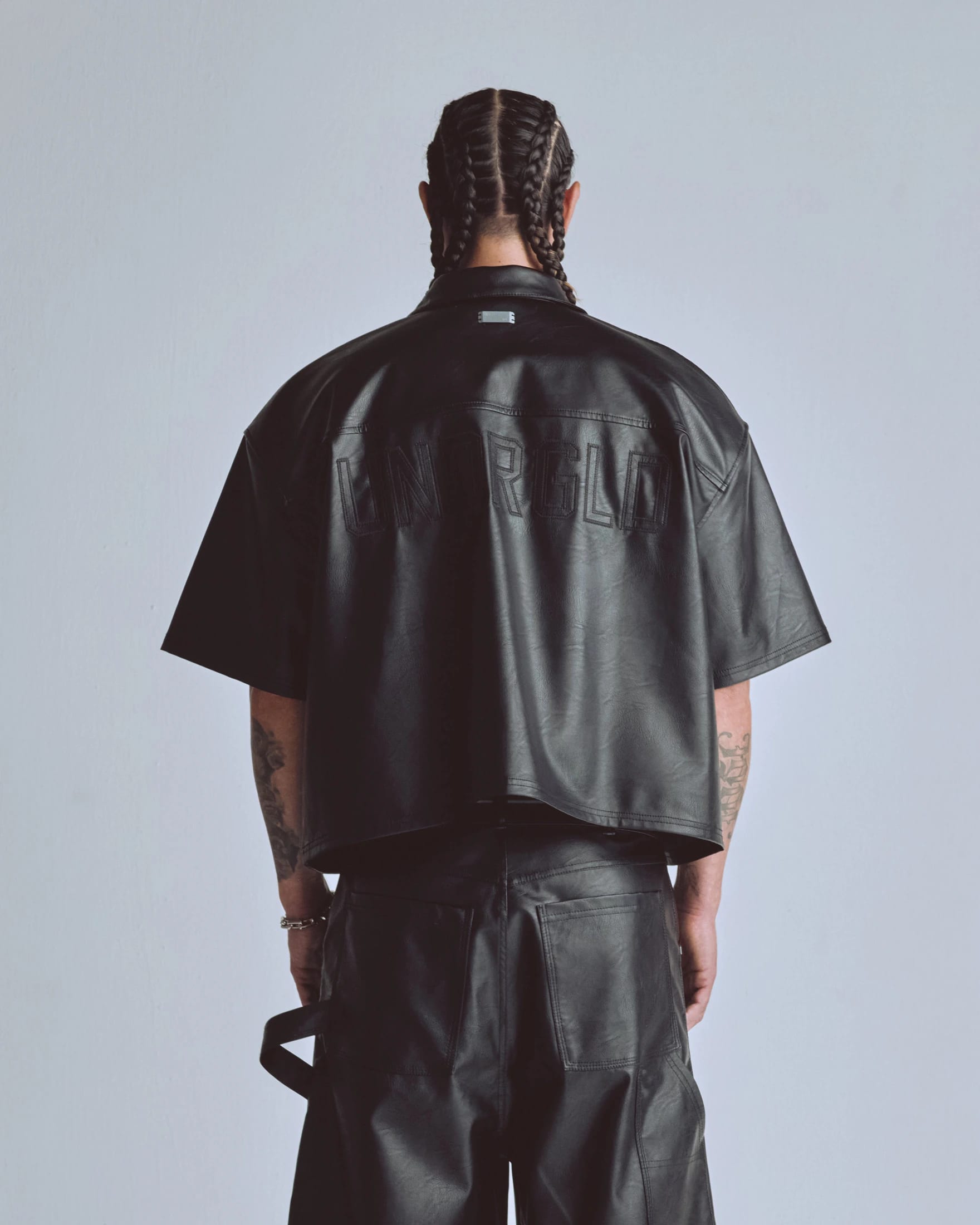 Capsule Basic Pleather Boxy Fit Shirt Black - imagen 7