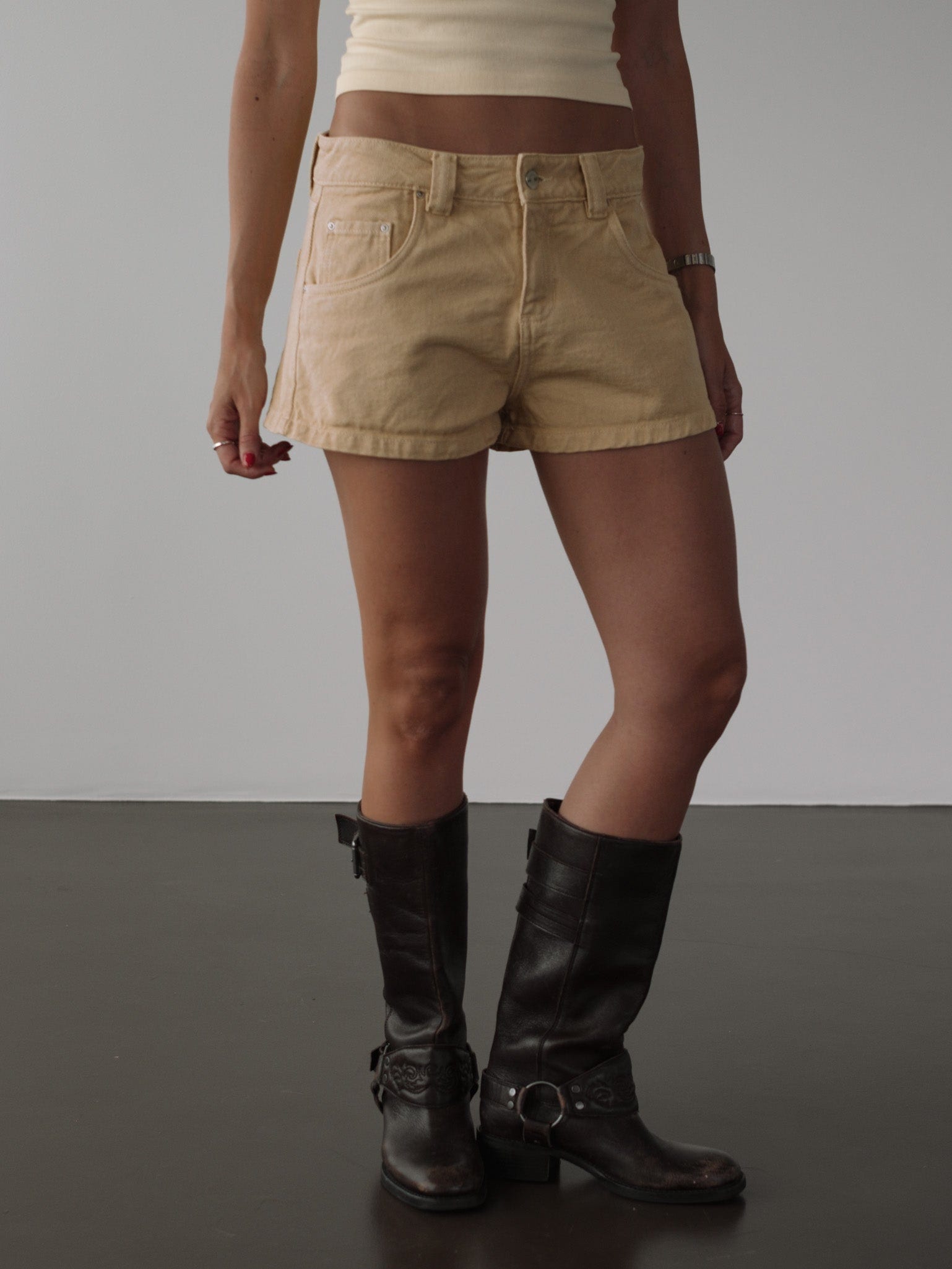 ROAD DENIM SHORT - DESERT YELLOW - imagen 11