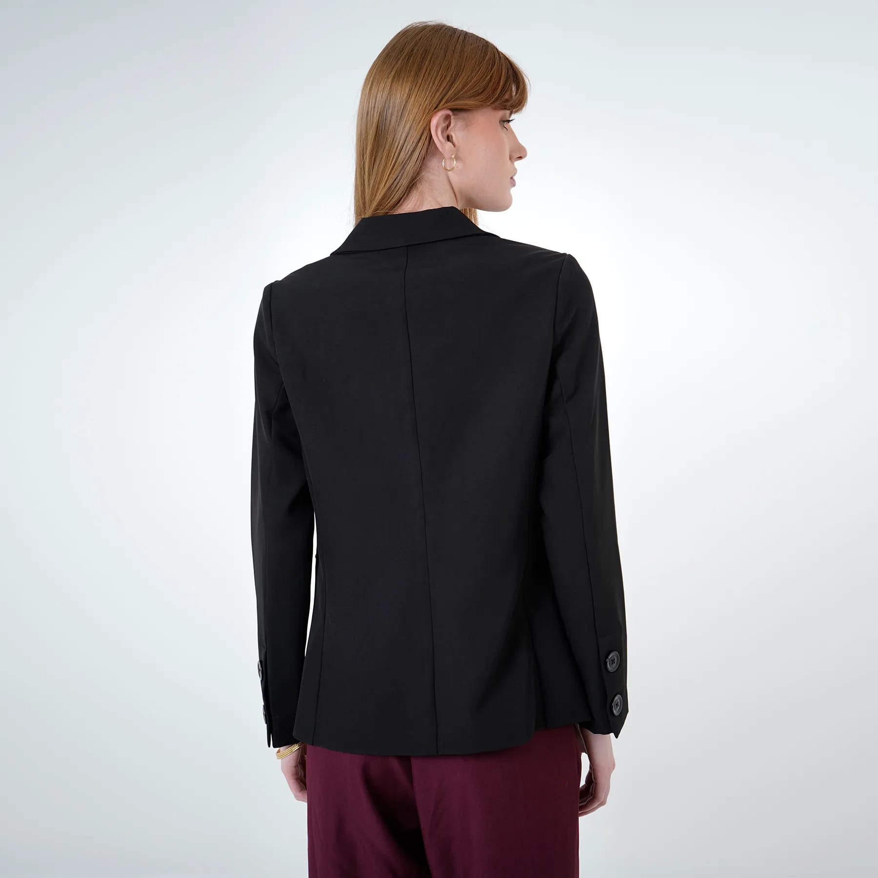 Chaqueta blazer básico con solapa y botones - imagen 26