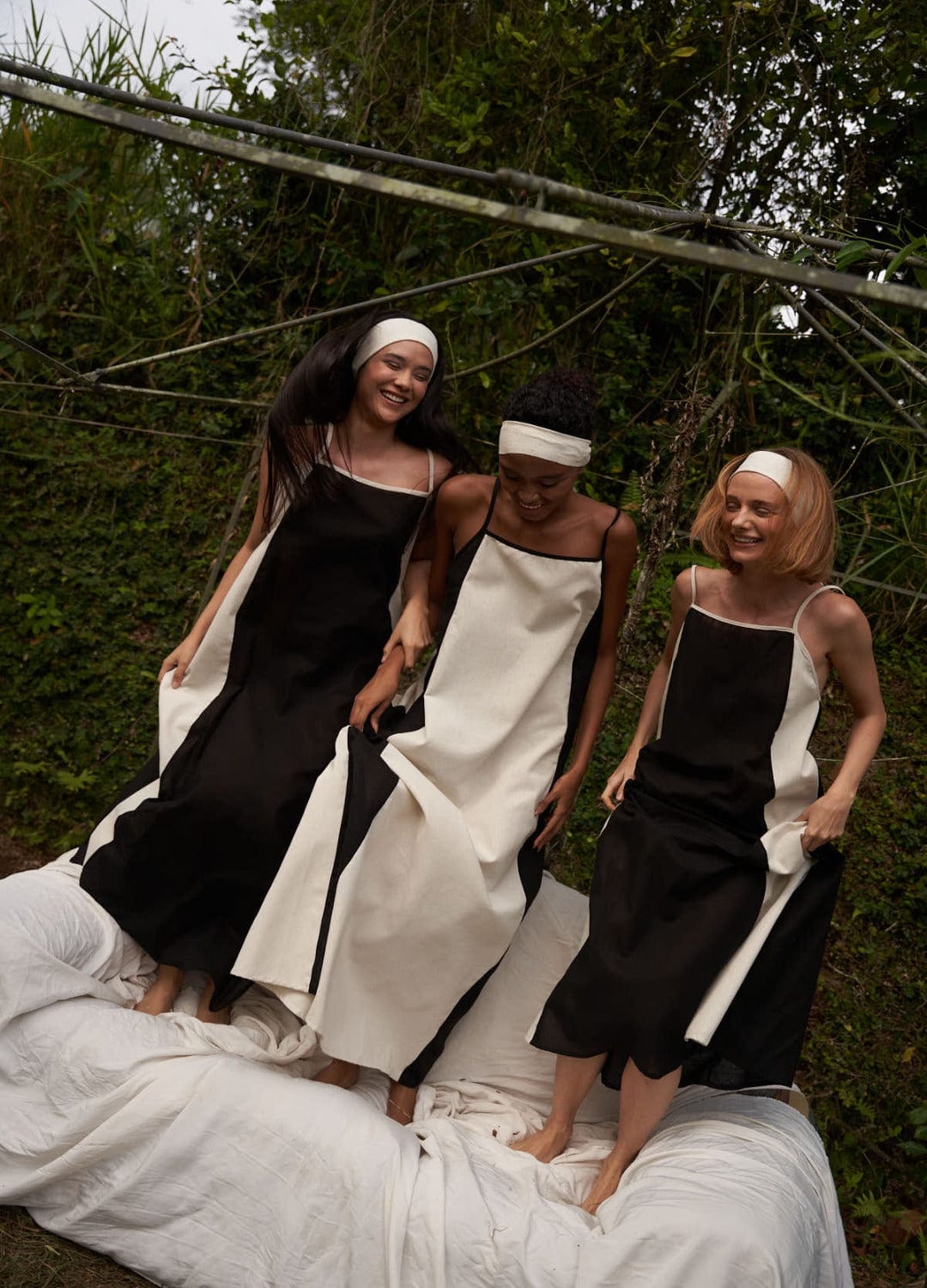 Vestido Hamaca Negro/Arena - imagen 2