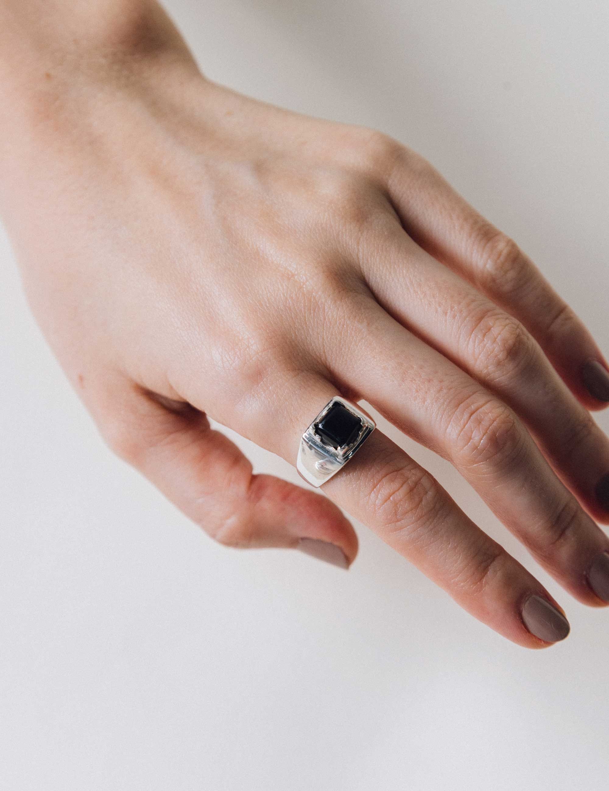Anillo Punto Cadeneta Ónix - imagen 2