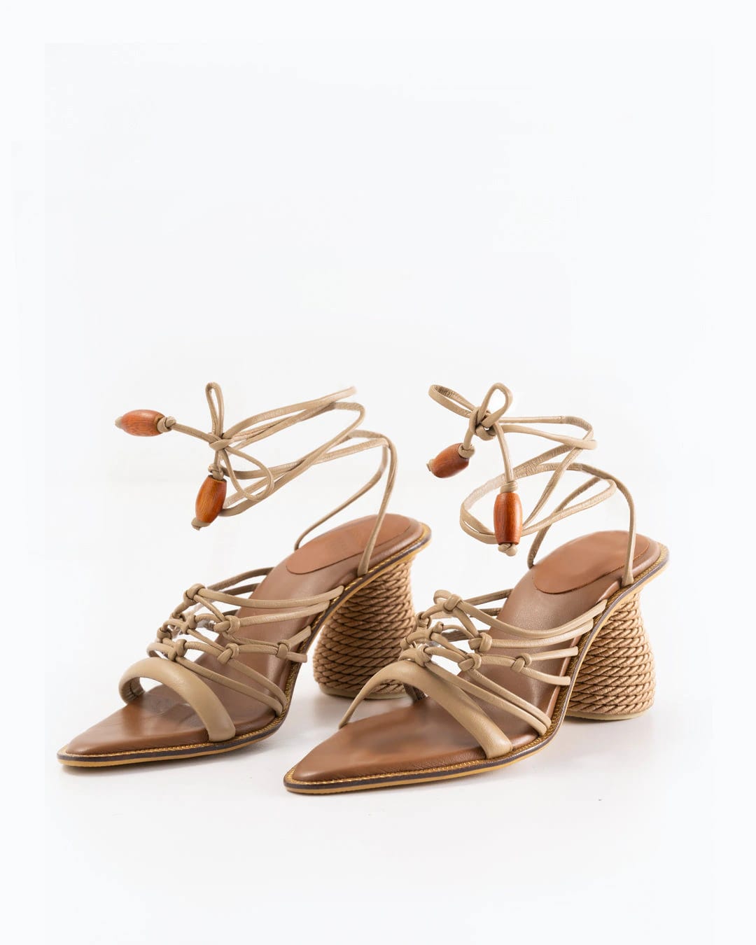 Silvia Cobos Pezca Midheel Beige - imagen 2