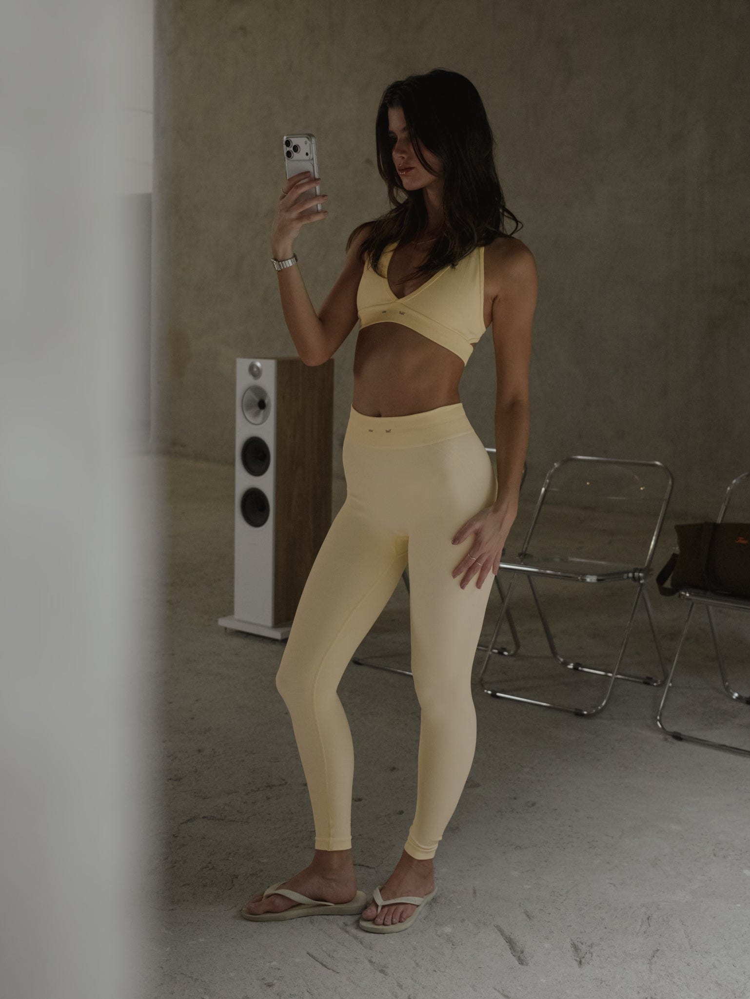WIRED LINES SEAMLESS LEGGINGS - YELLOW UNDERTONE - imagen 2