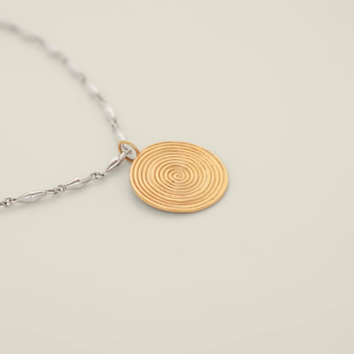 Uzumaki Pendant Gold - imagen 1