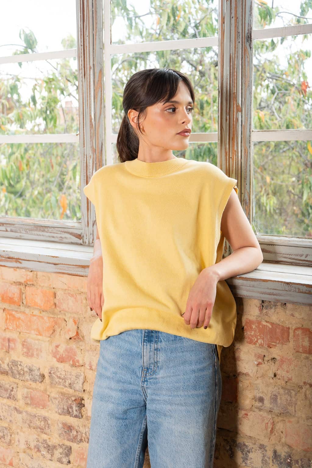 Chaleco Cruzado Amarillo - imagen 1