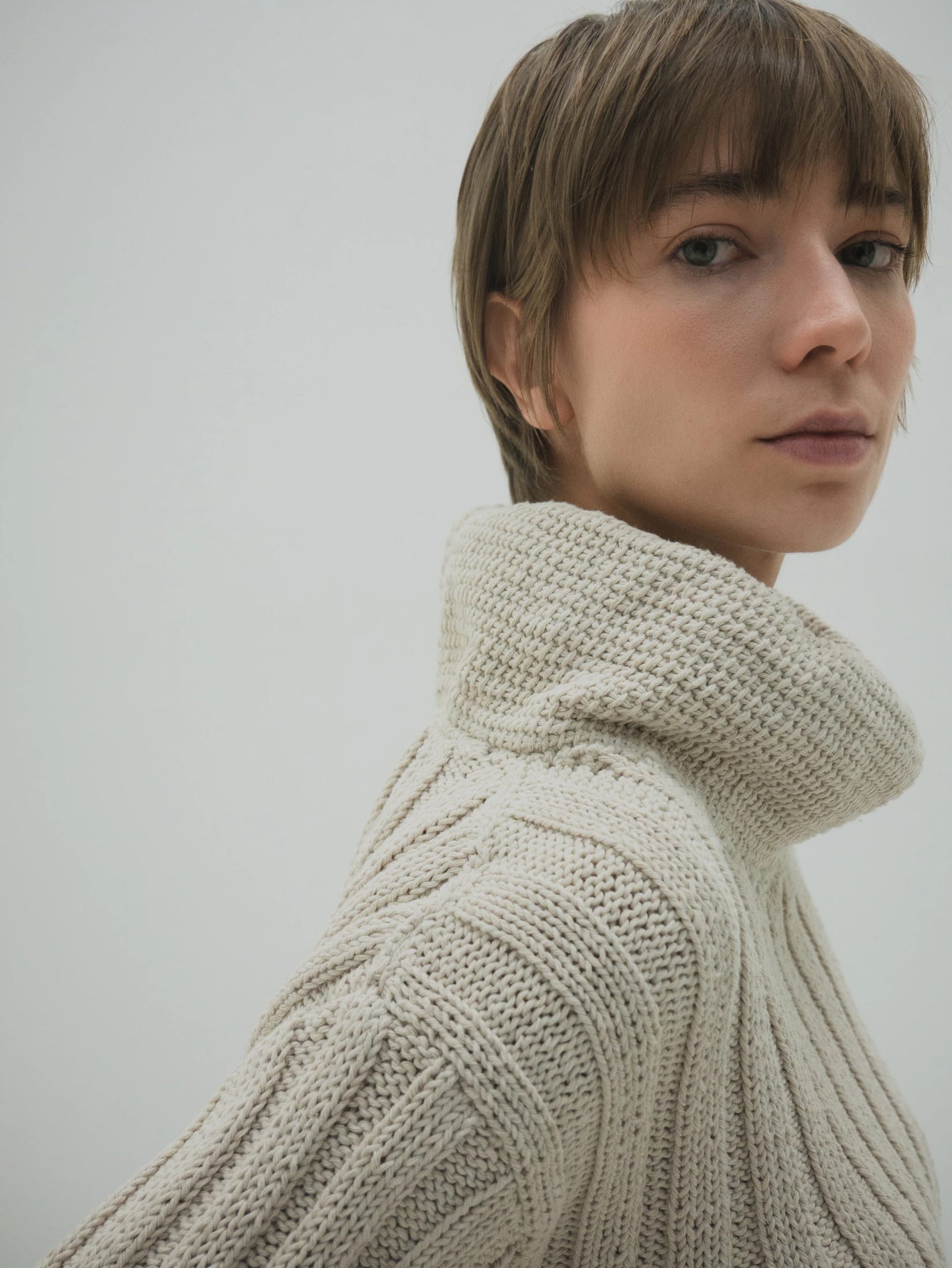 Sweater cuello alto estructurado crochet - imagen 2