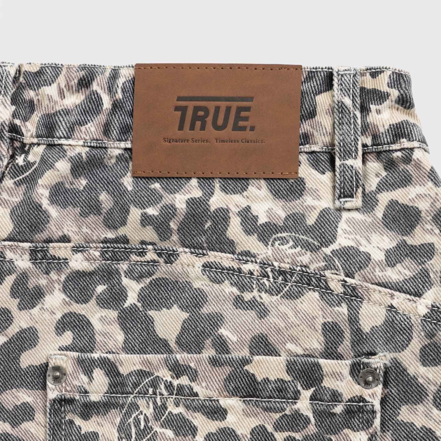 Intuition Leopard Cargo Jorts - Camel - imagen 11