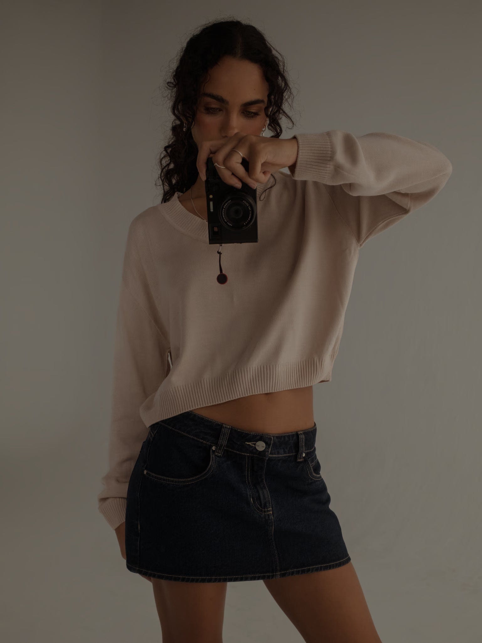 ONE HALF V-NECK KNIT SWEATER - NATURAL COTTON - imagen 2