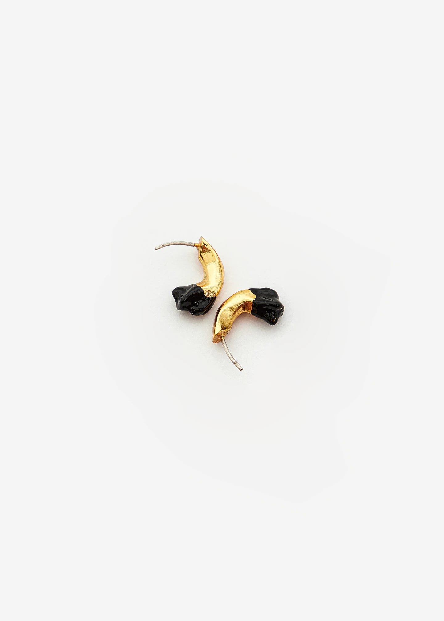 Mini Petal Curve Stud Negro - imagen 1