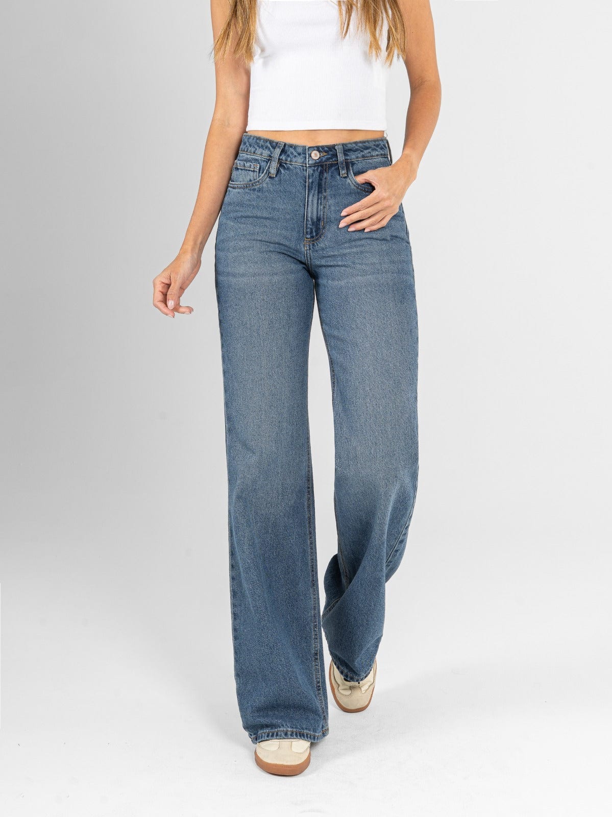 Ref: 066473 Jean mom flare, rígido, tiro medio, tono azul medio - imagen 1