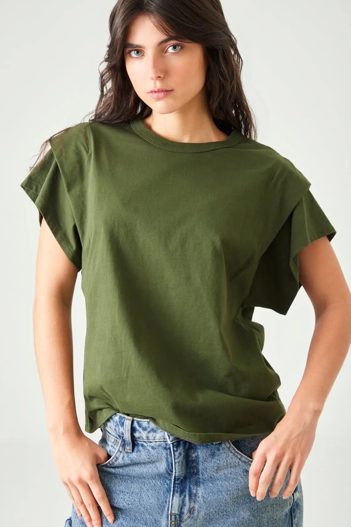 Camiseta relaxed fit bolero en hombro en verde oliva para mujer - imagen 2
