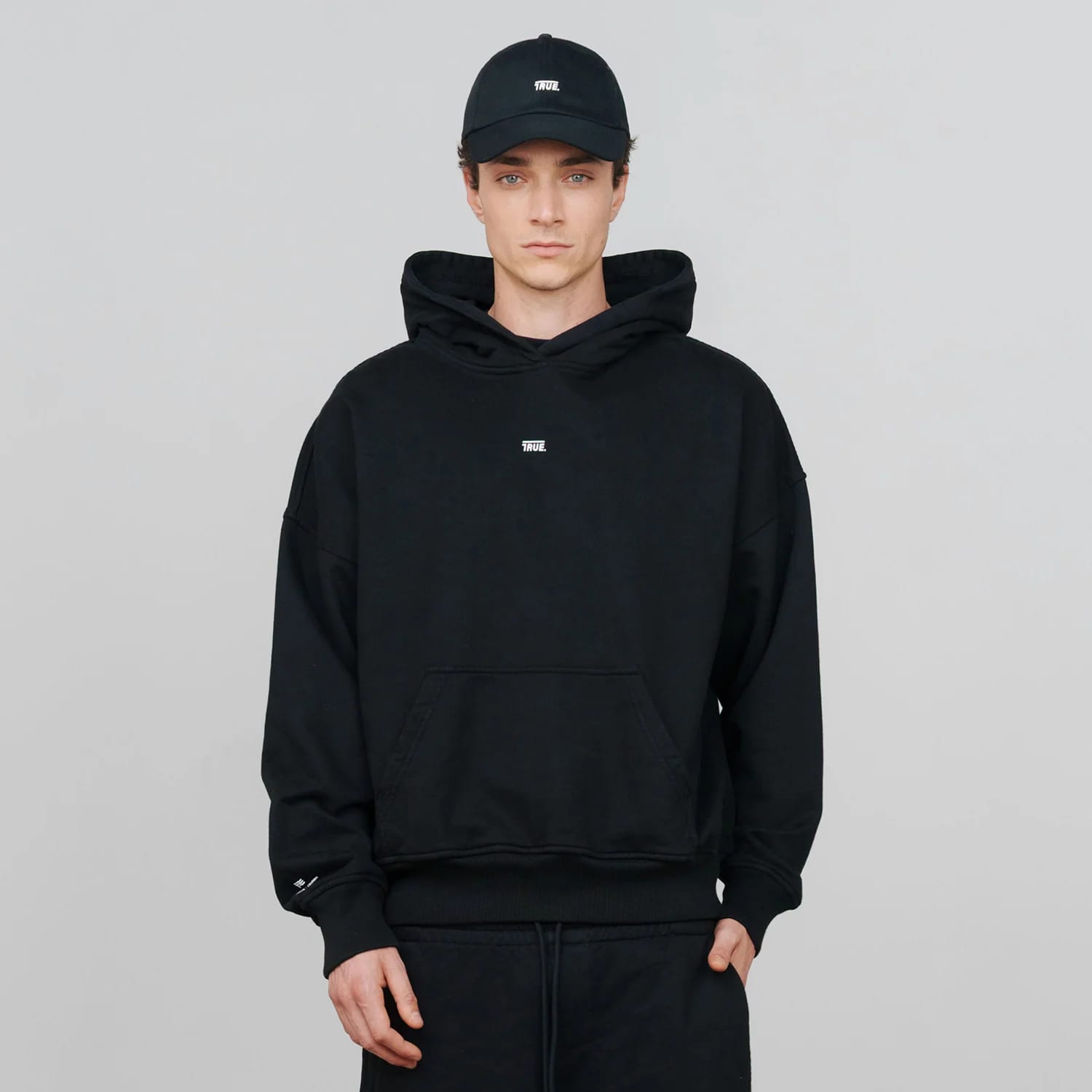 True Classic Hoodie - Deep Black - imagen 11
