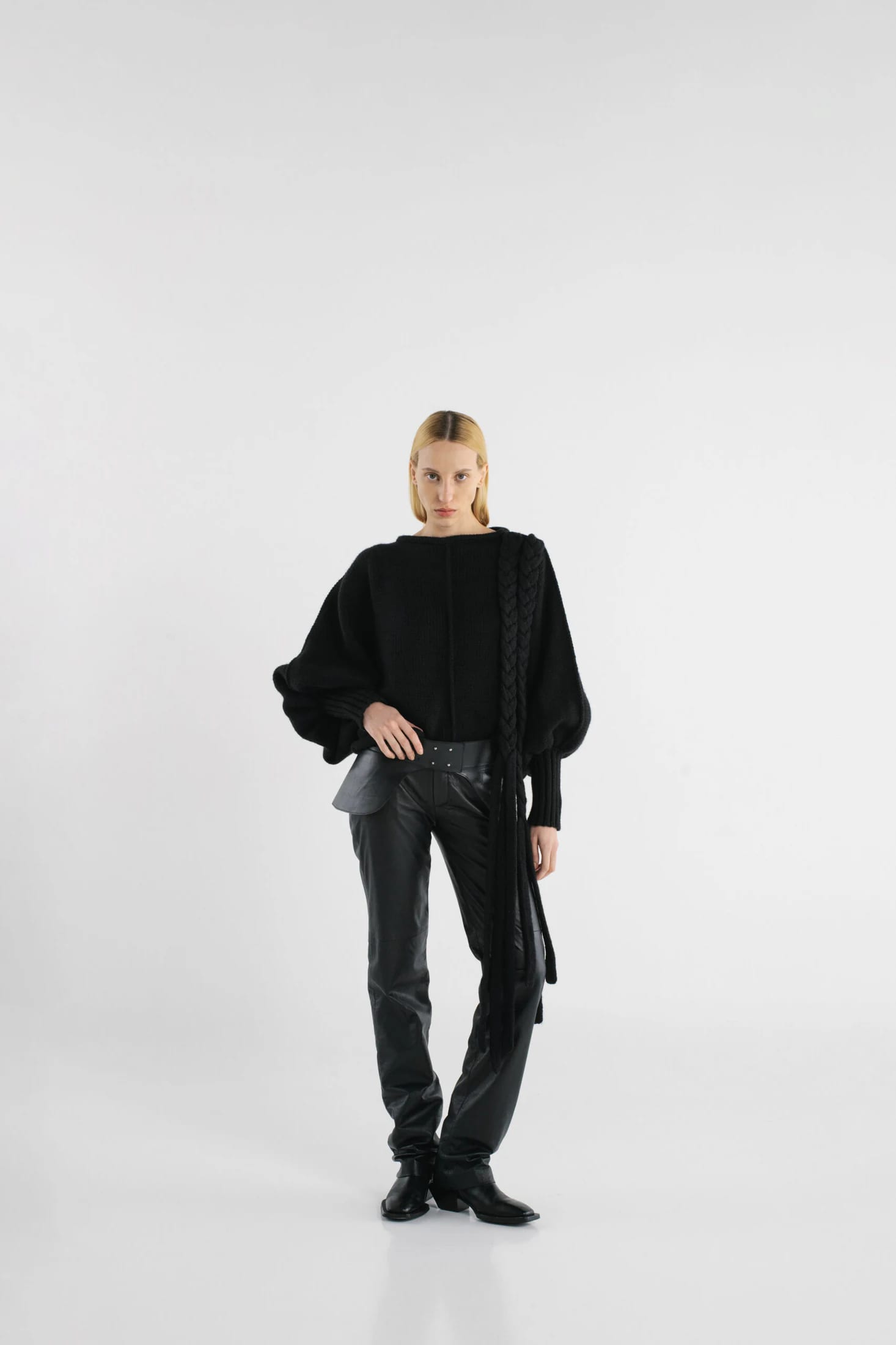 KNITTED SWEATER WITH LONG BRAIDS - imagen 2