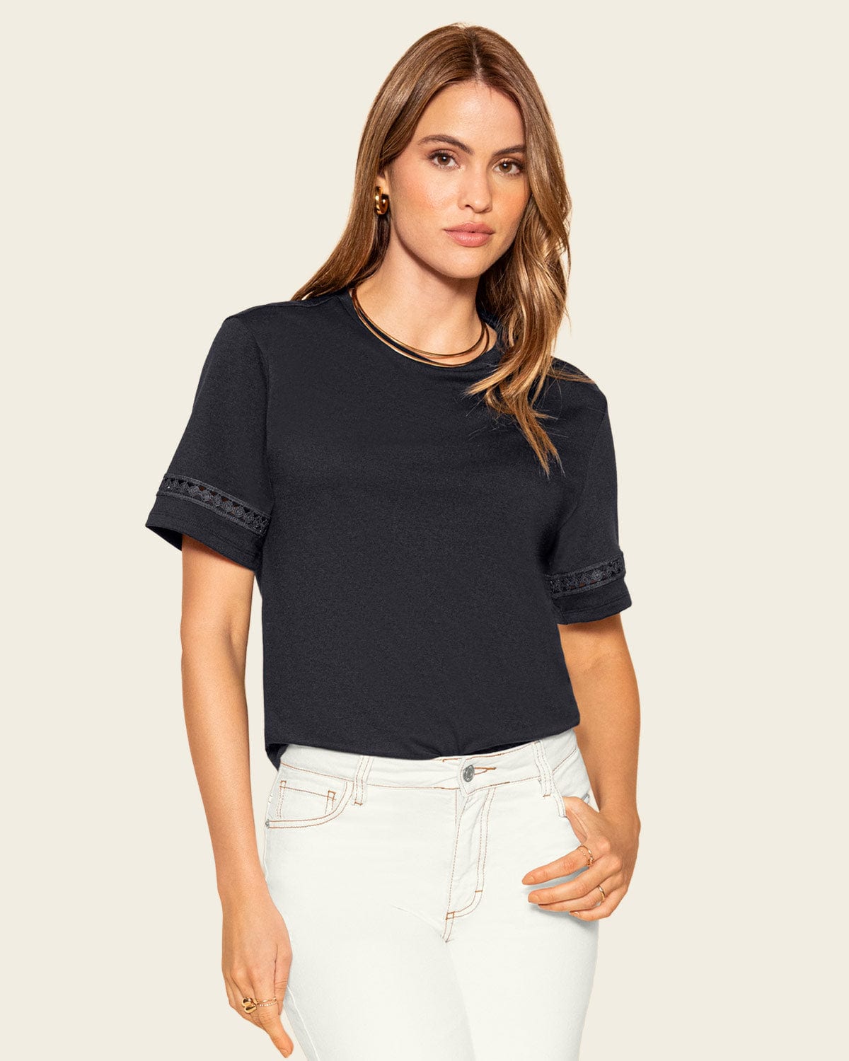 Camiseta básica con detalle de escalerilla en mangas - imagen 2