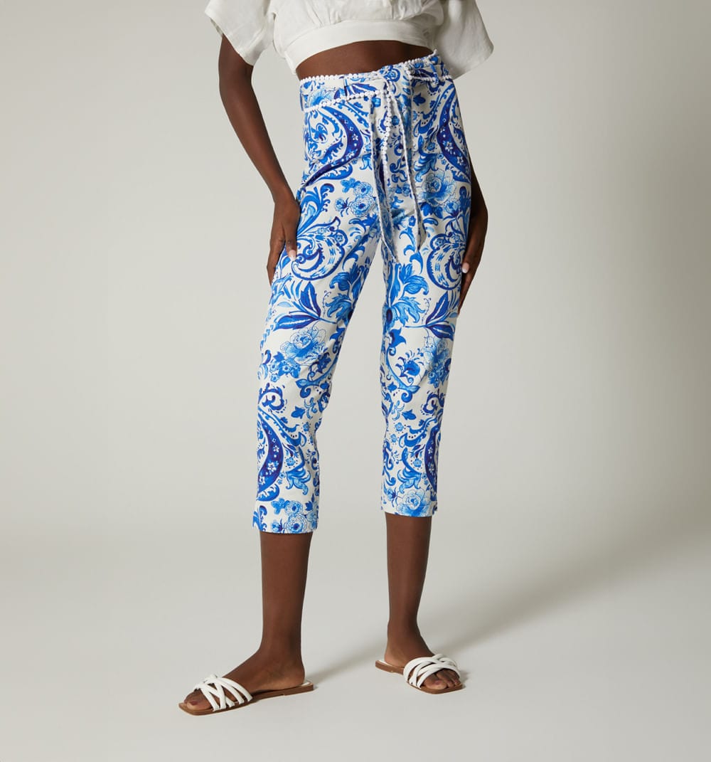 Pantalon capri con tira de anudar - imagen 2