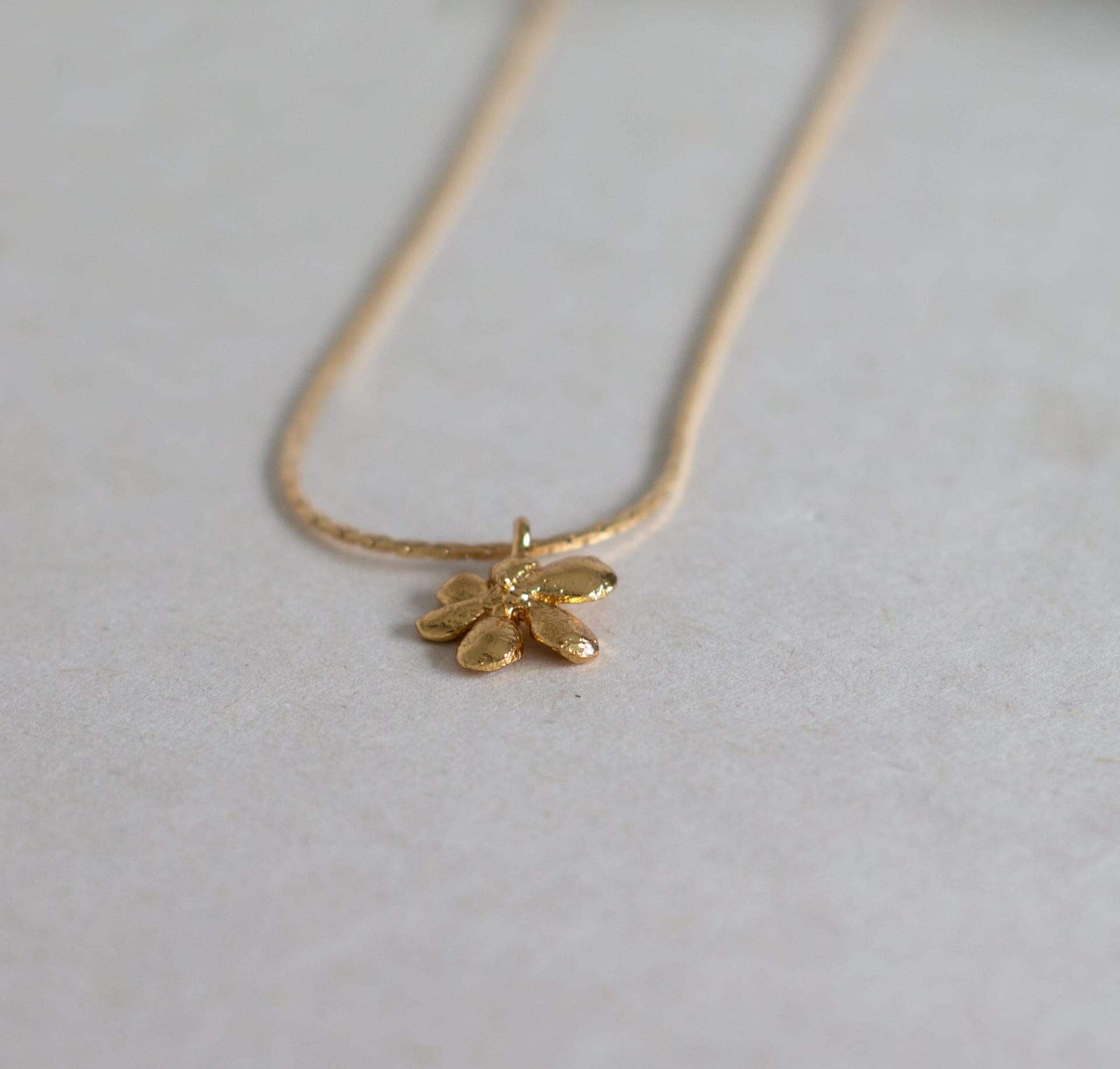 Collar Flor zanahoria - imagen 3