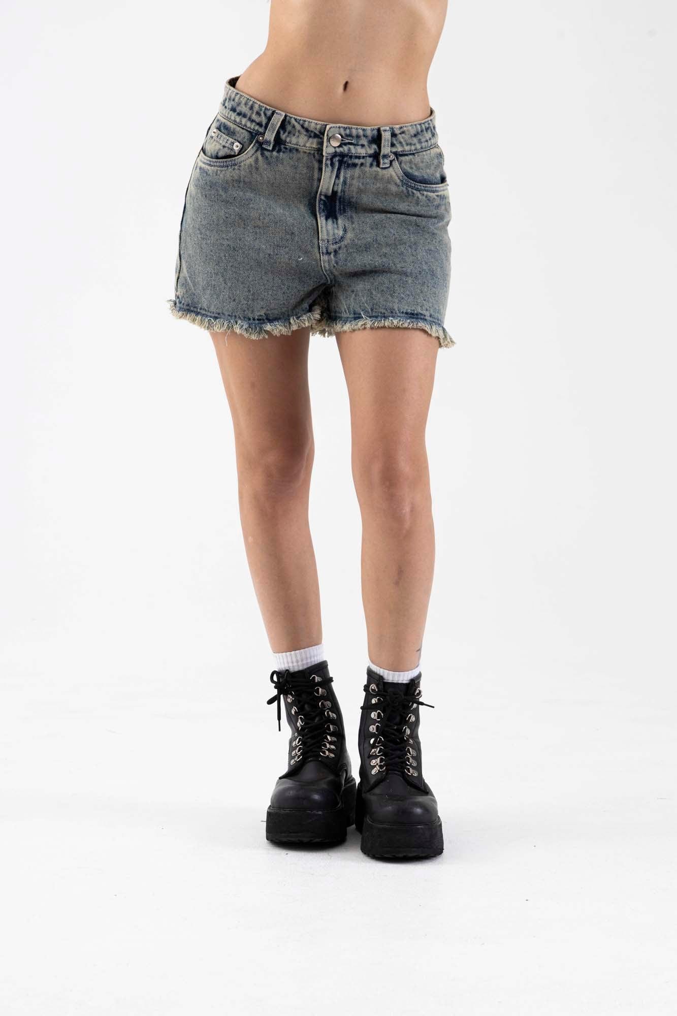 BLACK ACID DENIM SHORT - imagen 38