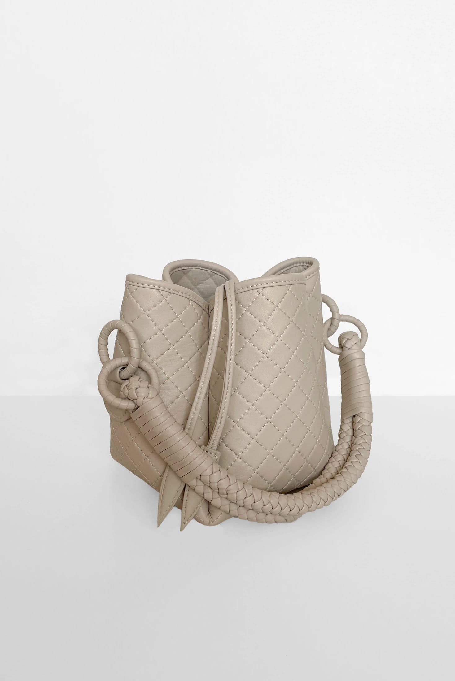 Tulip Mini Bucket Bag, Off-white - imagen 2