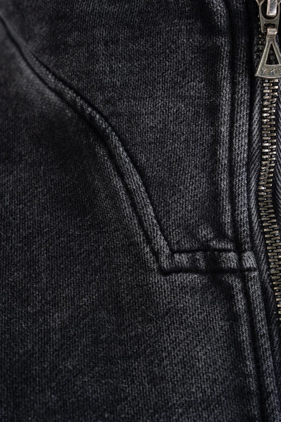 VENENO BUZO ZIPPER LEATHER COW - imagen 6
