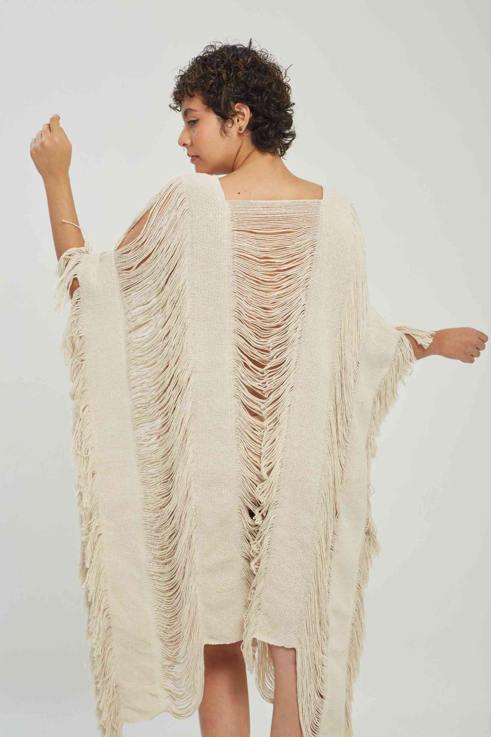 Poncho Onda de Mar Largo Crudo - imagen 4