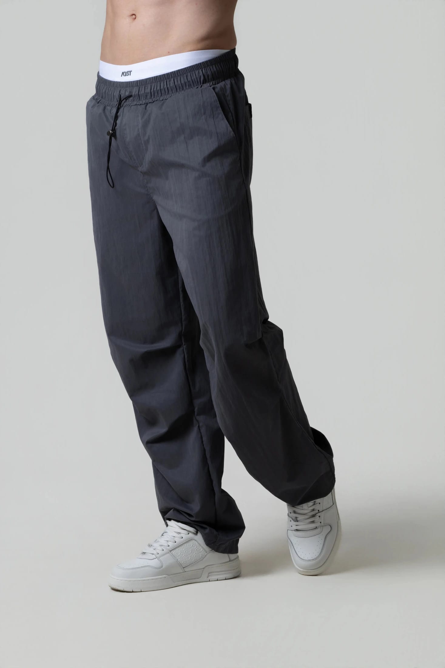 PANTALON JOGG COLOR GRIS OSCURO - imagen 2