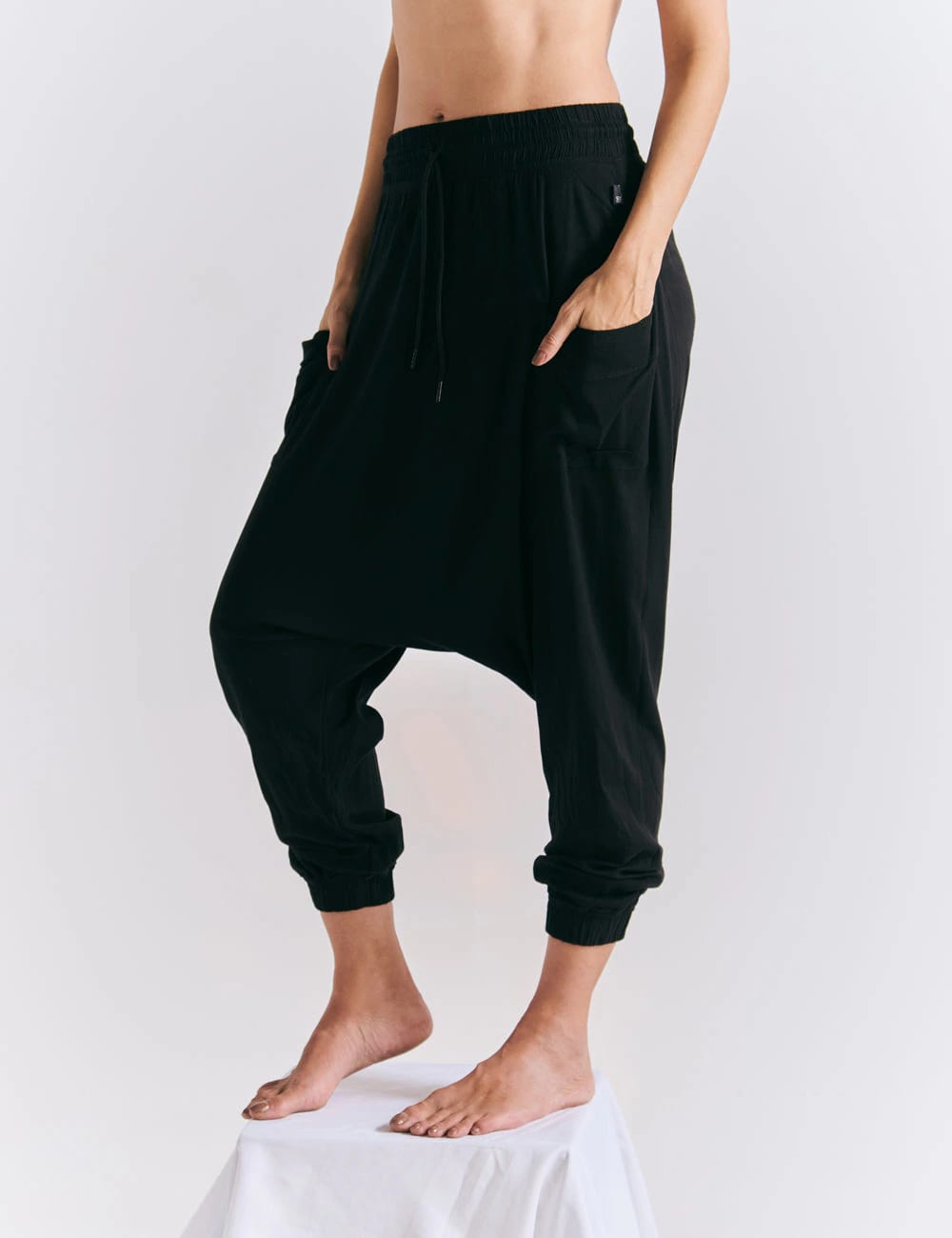 Pantalón Aladino negro mujer - imagen 2