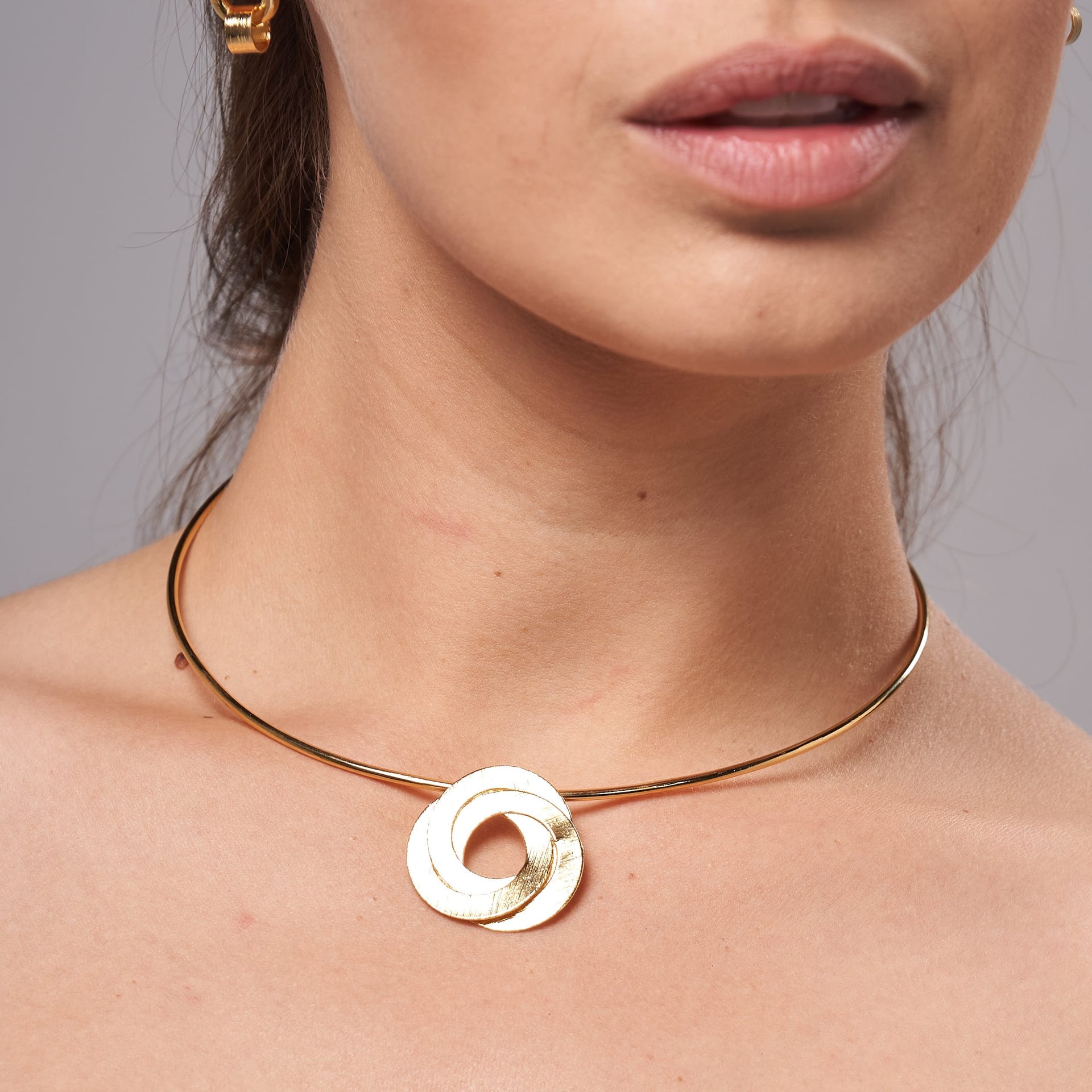 Golden Orbit Choker - imagen 5
