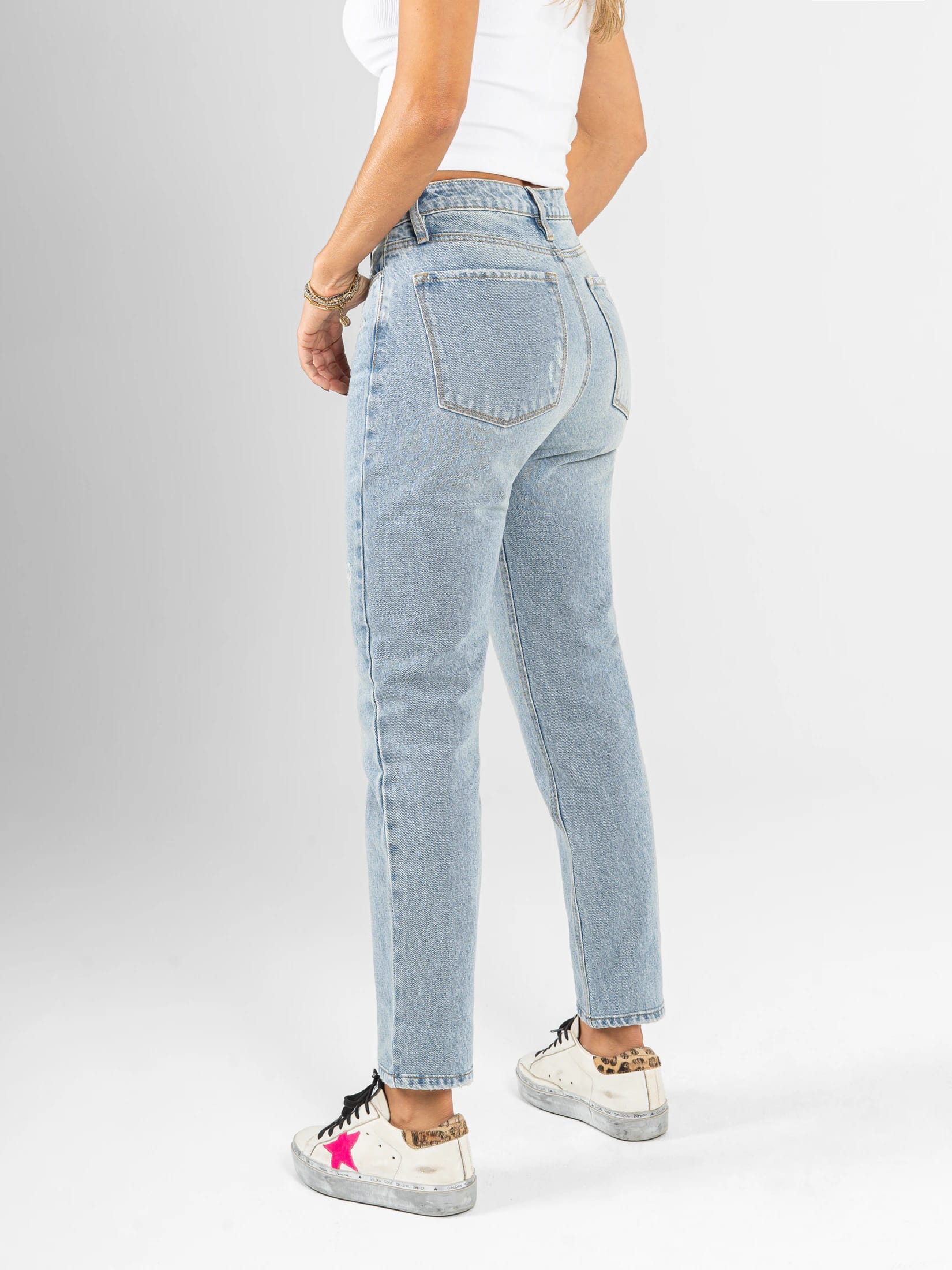 Ref: 066491 Jean Mom fit, rígido, tiro alto, tono azul medio claro. - imagen 2