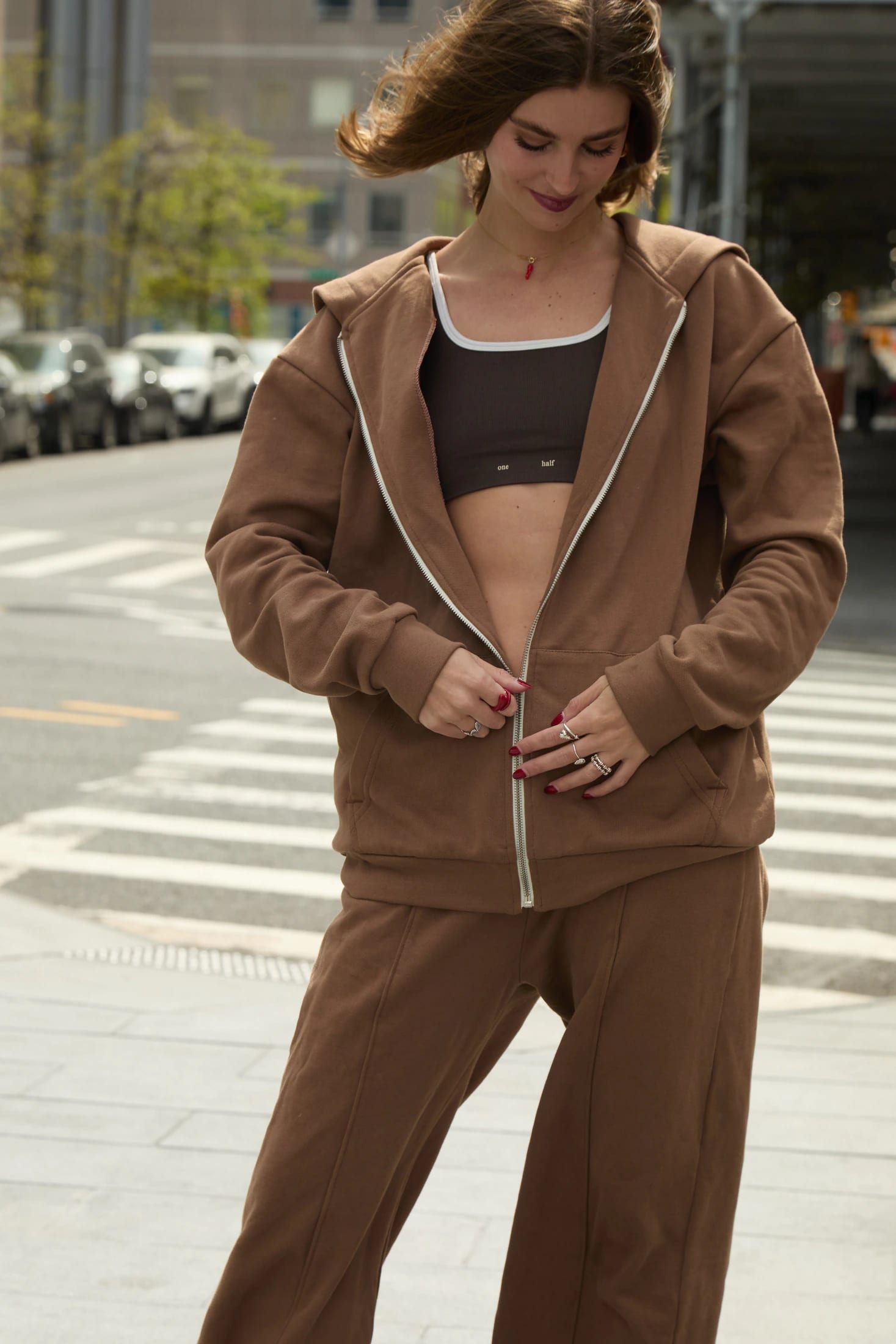 HOODIE DE CREMALLERA CAFÉ - UNISEX - imagen 5