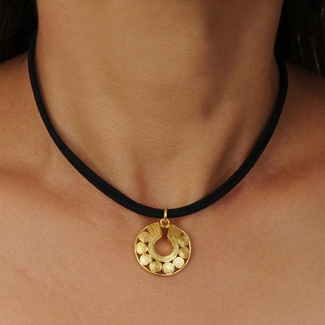 Collar Choker Negro y Dije Pequeño Nariguera de Círculos Quimbaya - imagen 2