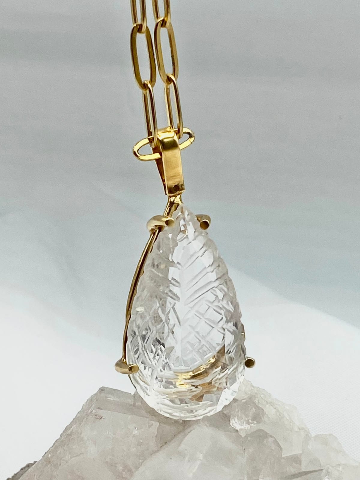 Dije Cuarzo Transparente Gota en Plata con Baño en Oro18K - imagen 1