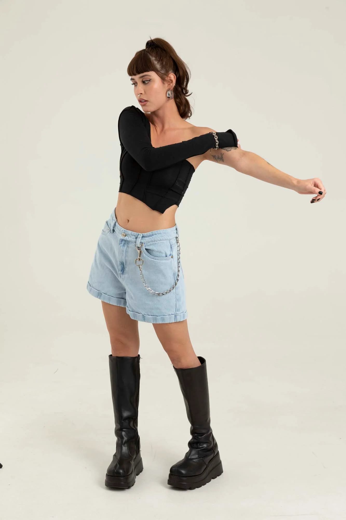 LIGHT WASH DENIM SHORT - imagen 15