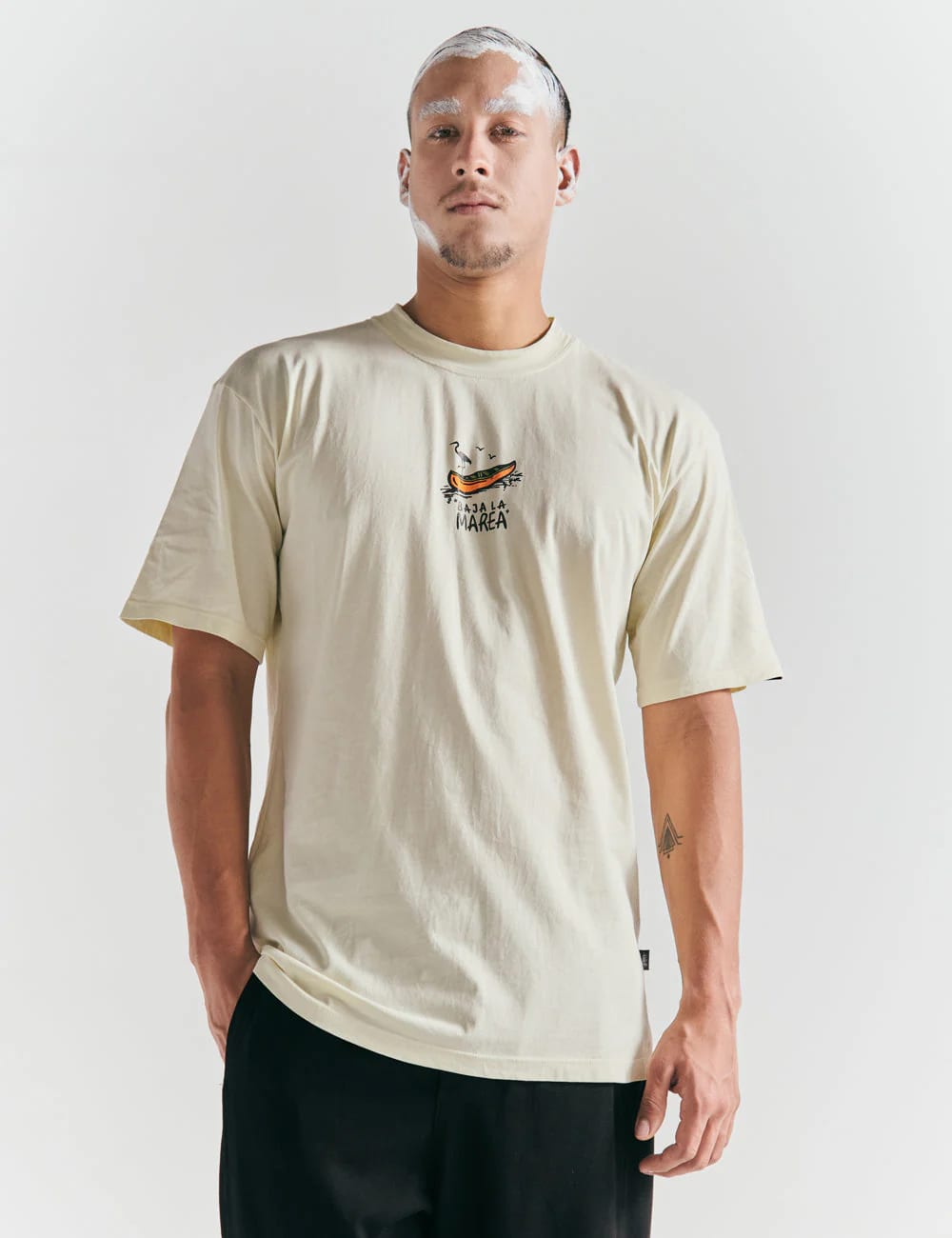 Camiseta Oversize Baja la marea  amarillo pastel Hombre - imagen 3
