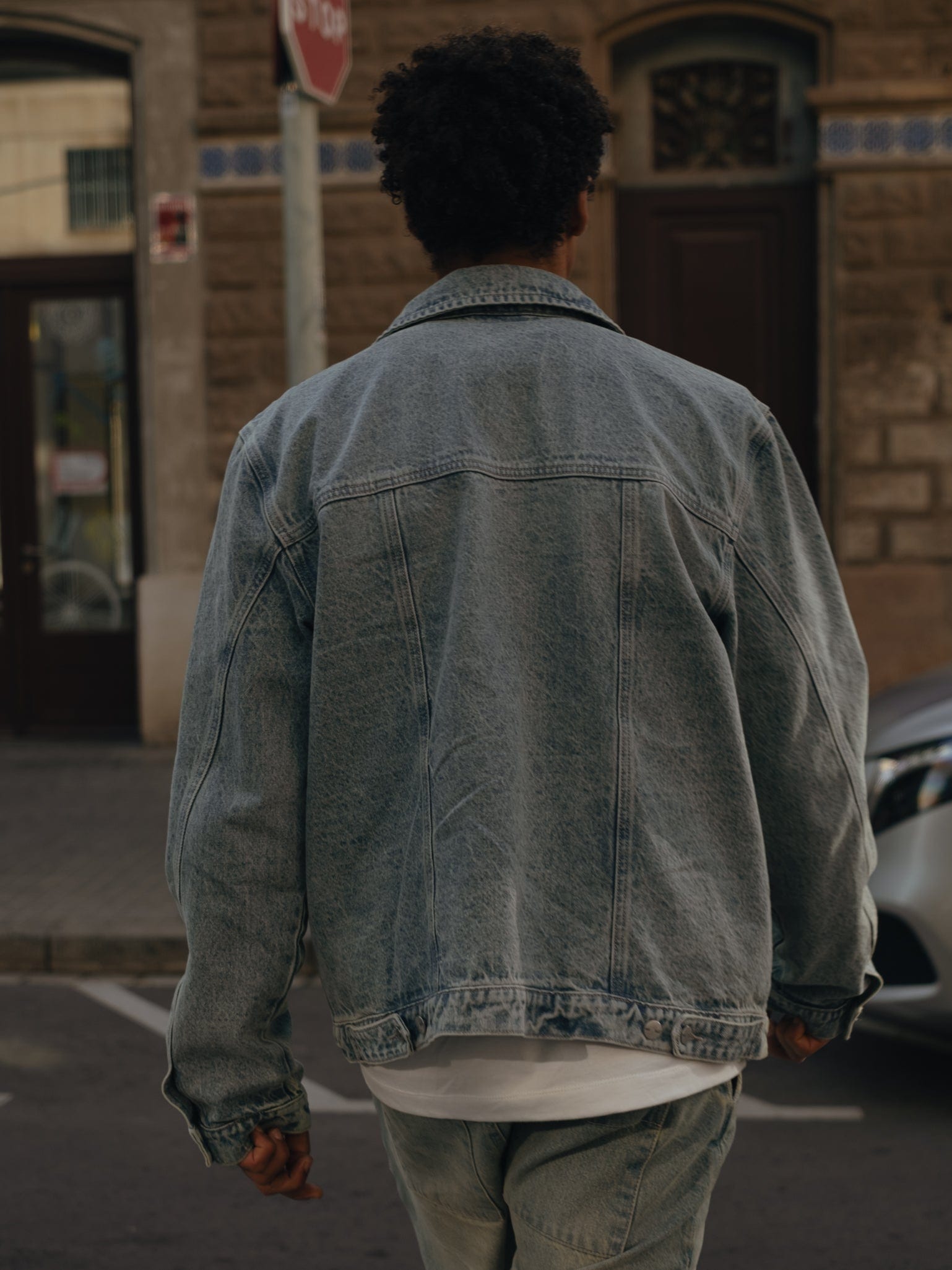 DENIM OVERSIZED JACKET - DIRTY CLEAR BLUE - imagen 11