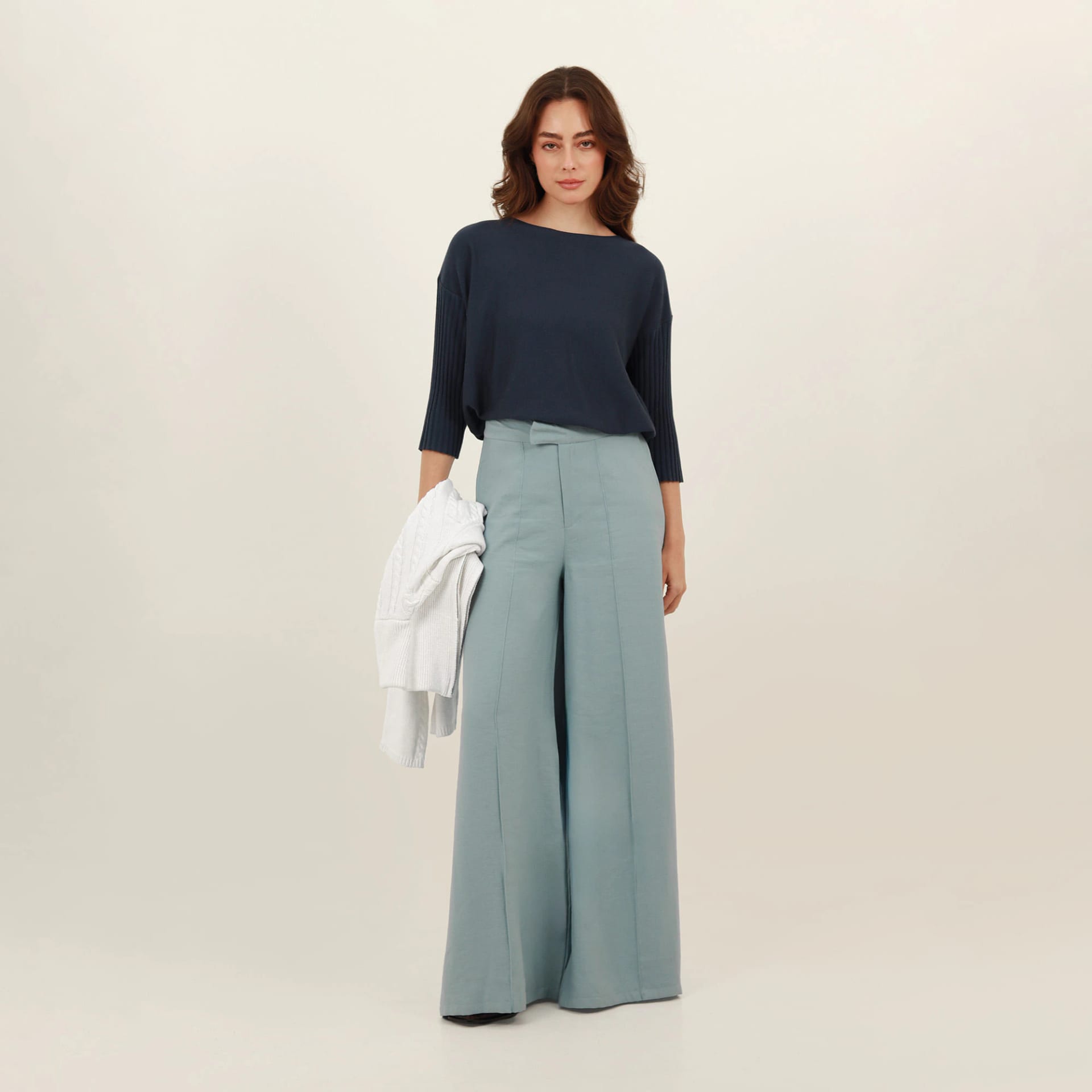 Pantalón ancho con alforzas - imagen 7