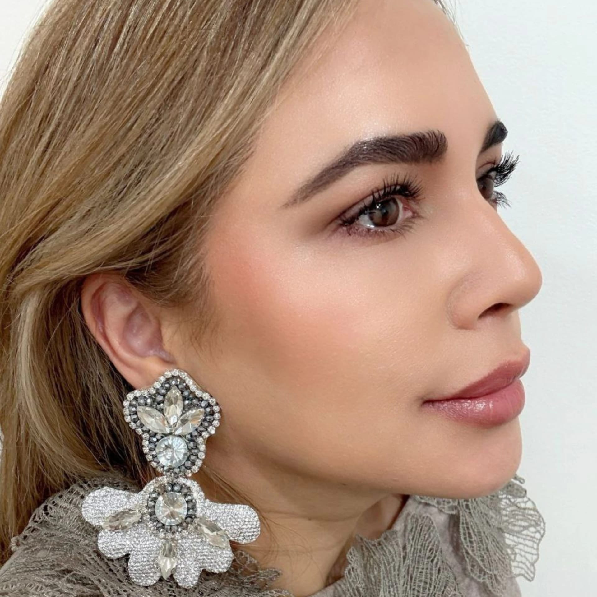 Radiant Fleur Earrings - imagen 2