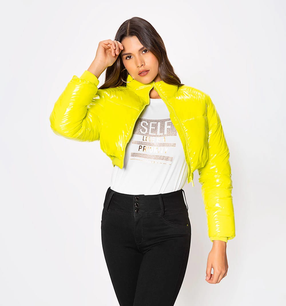 Chaqueta crop acolchada - imagen 9