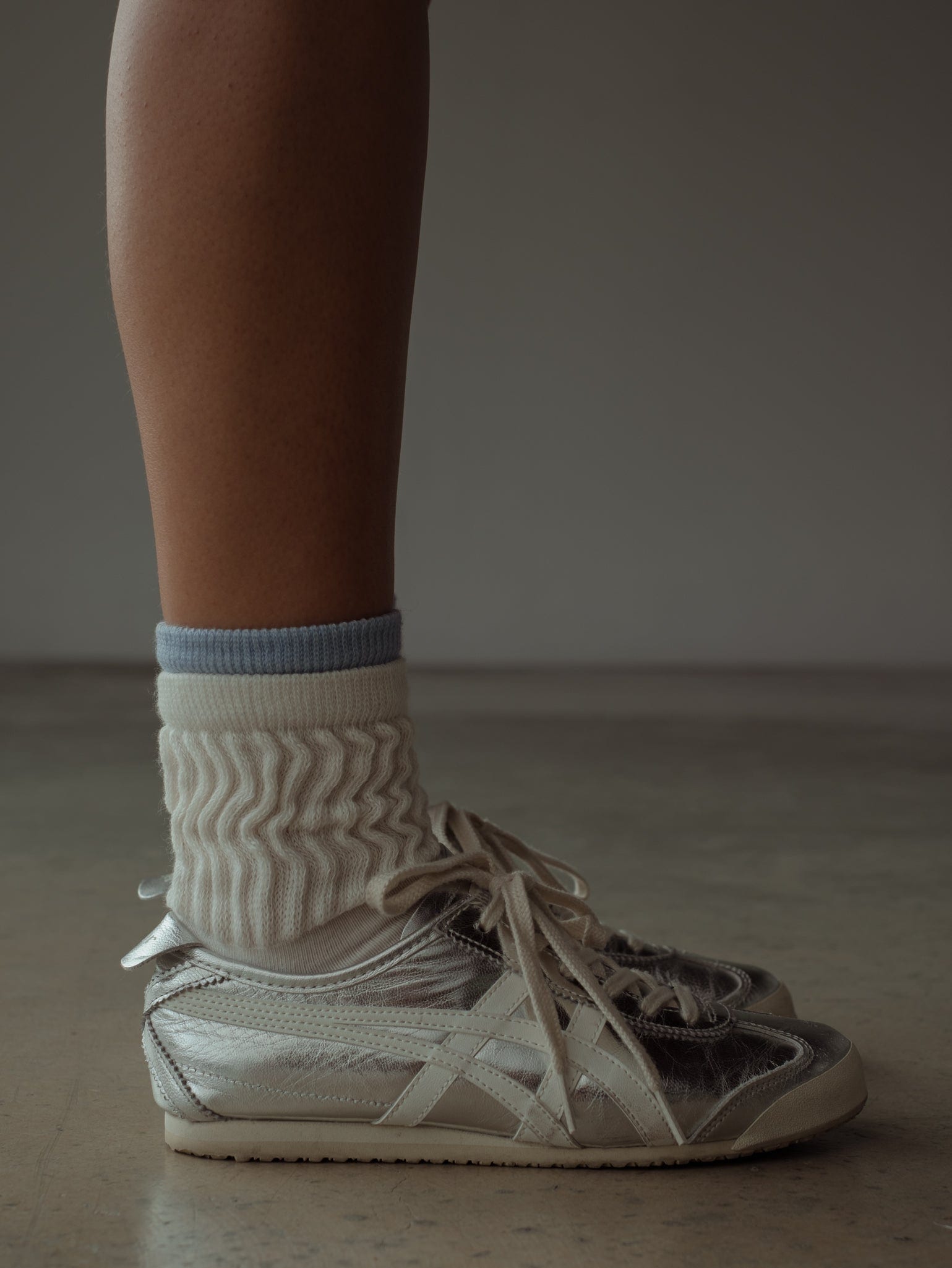 MIDI LAYERING SOCKS - SOFT WHITE & BABY BLUE - imagen 4