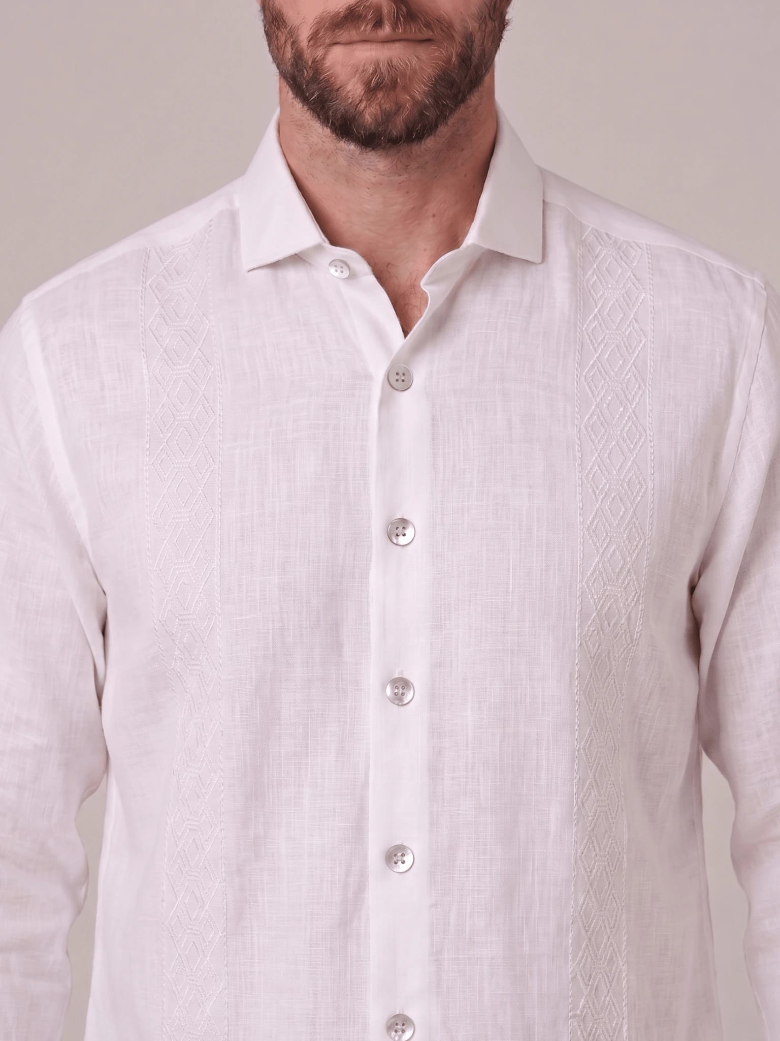 Guayabera en lino bordada manga larga para hombre Jon Sonen 010125066 - imagen 4