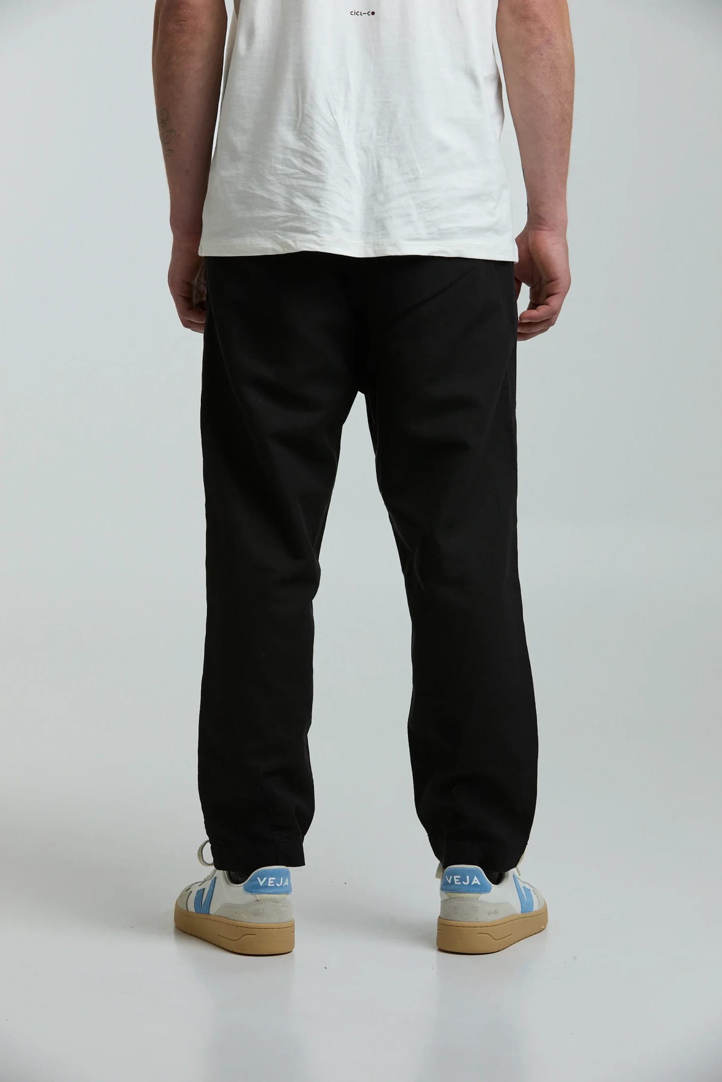Pantalón Carrot Negro - imagen 11