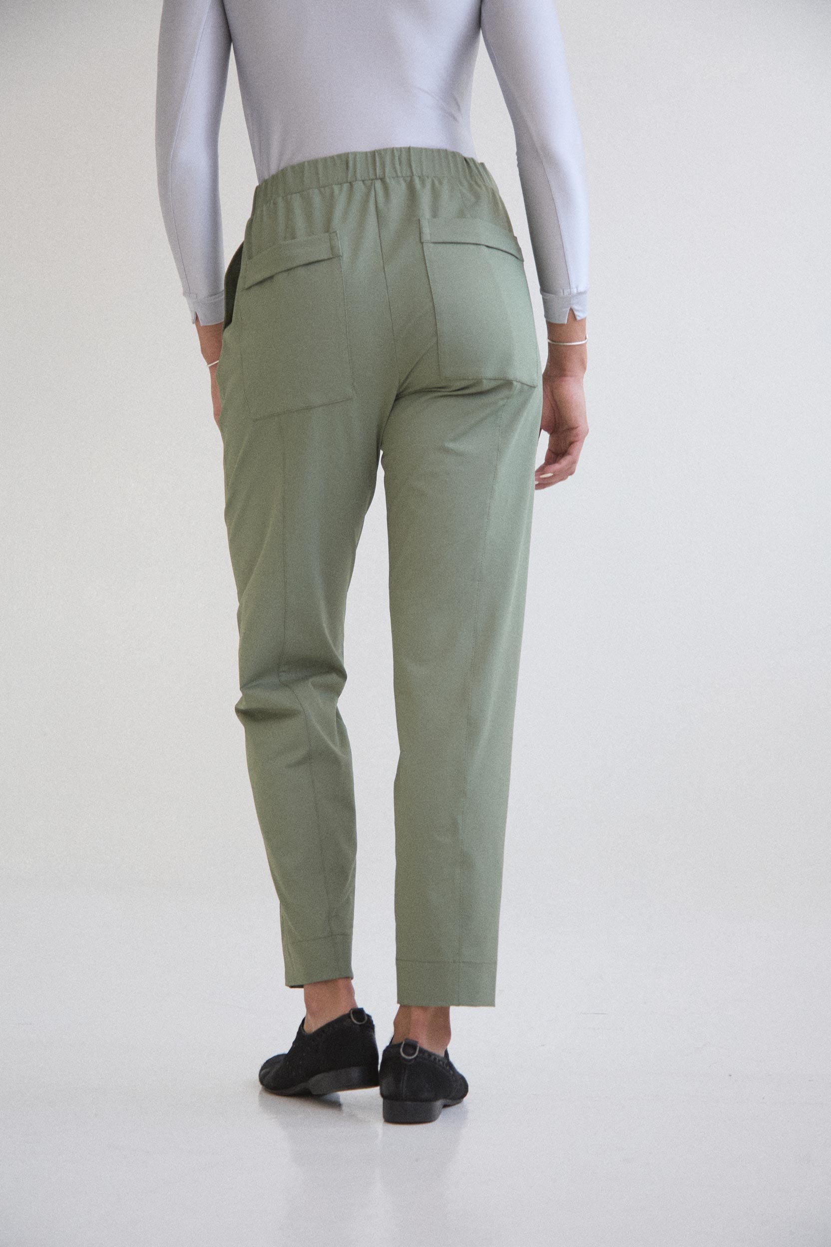 Pantalón Tech Clásico Verde Oliva MAGO - imagen 4
