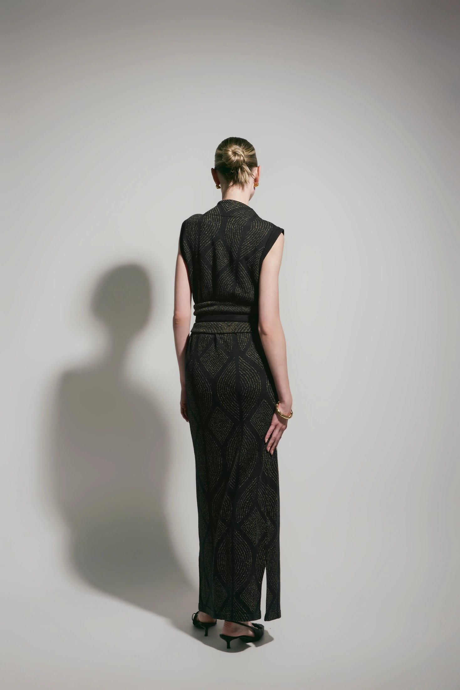 Chaleco Atenea Negro-Dorado - imagen 2