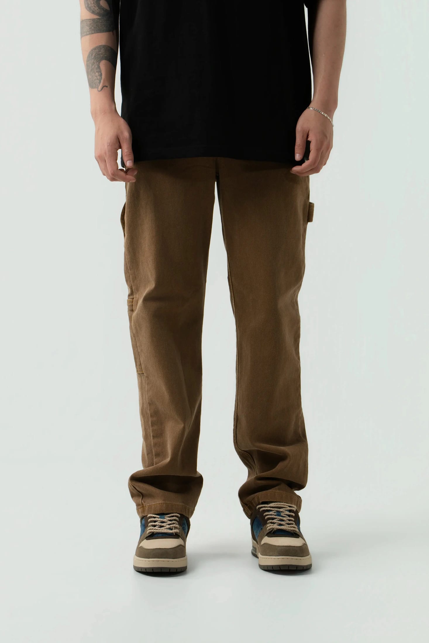 PANTALON CARGO COLOR CAFE - imagen 2