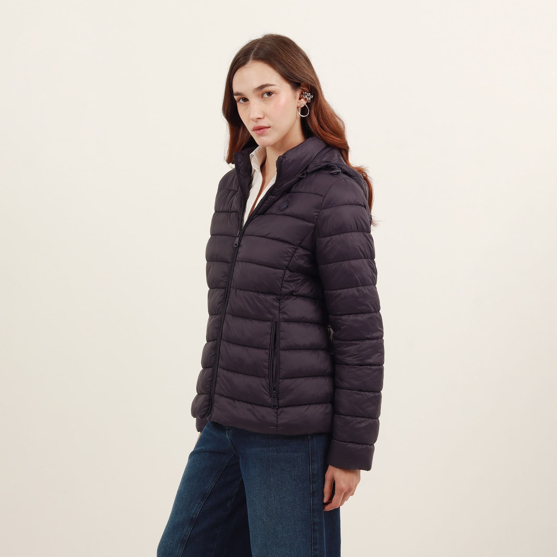 Chaqueta acolchada básica con capucha - imagen 4