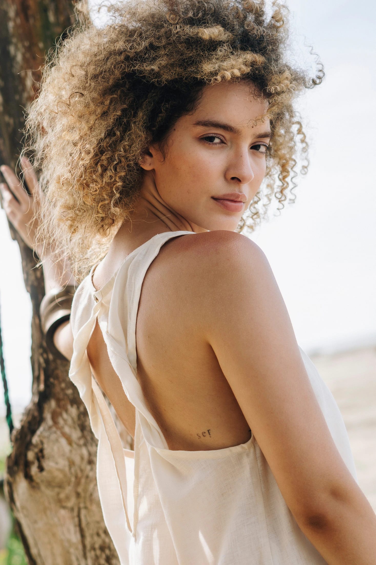 Shella Island Mini Dress - imagen 4