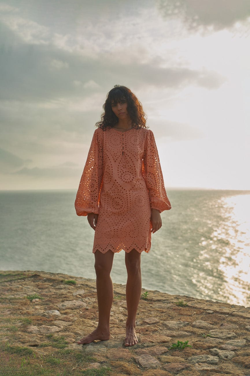 San Marco Eyelet Mini Dress / Apricot - imagen 2
