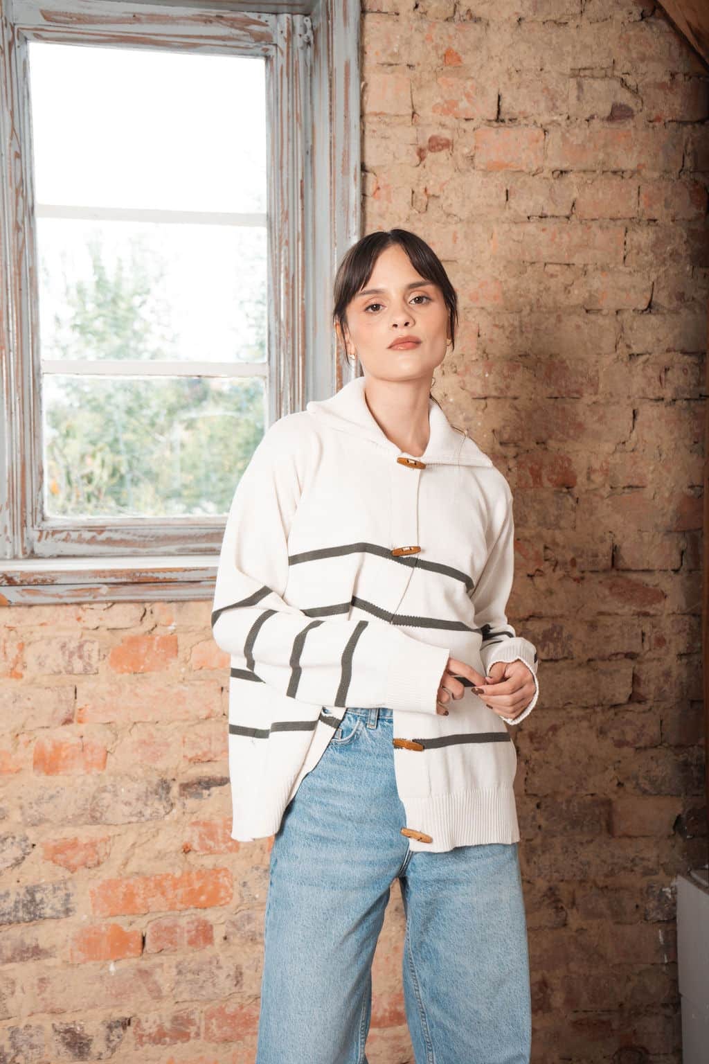 sweater botones madera crudo - imagen 4