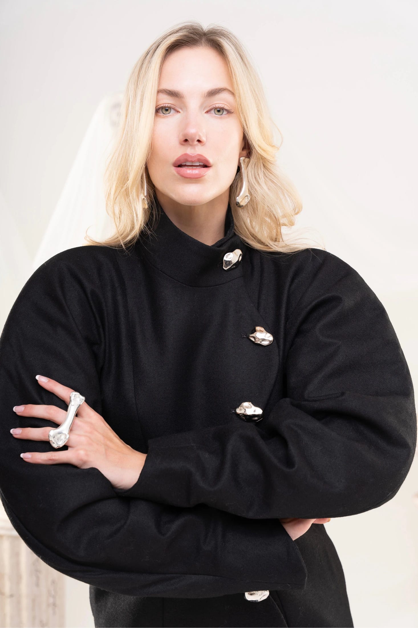 The Argent Sovereign Coat - imagen 4