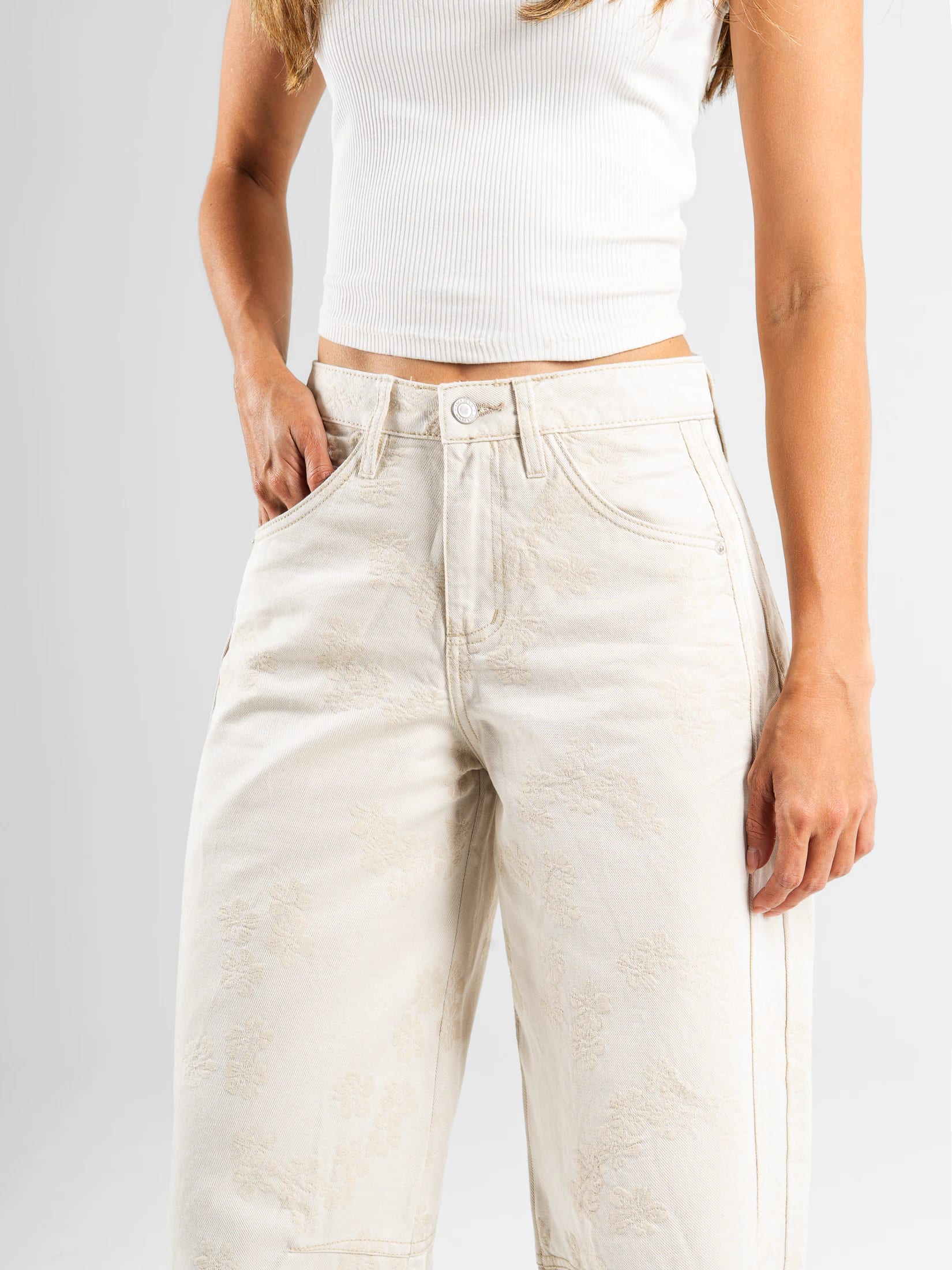 Ref: 0620622 Pantalón wide leg, rígido, detalle de tela bordada, tono natural - imagen 2