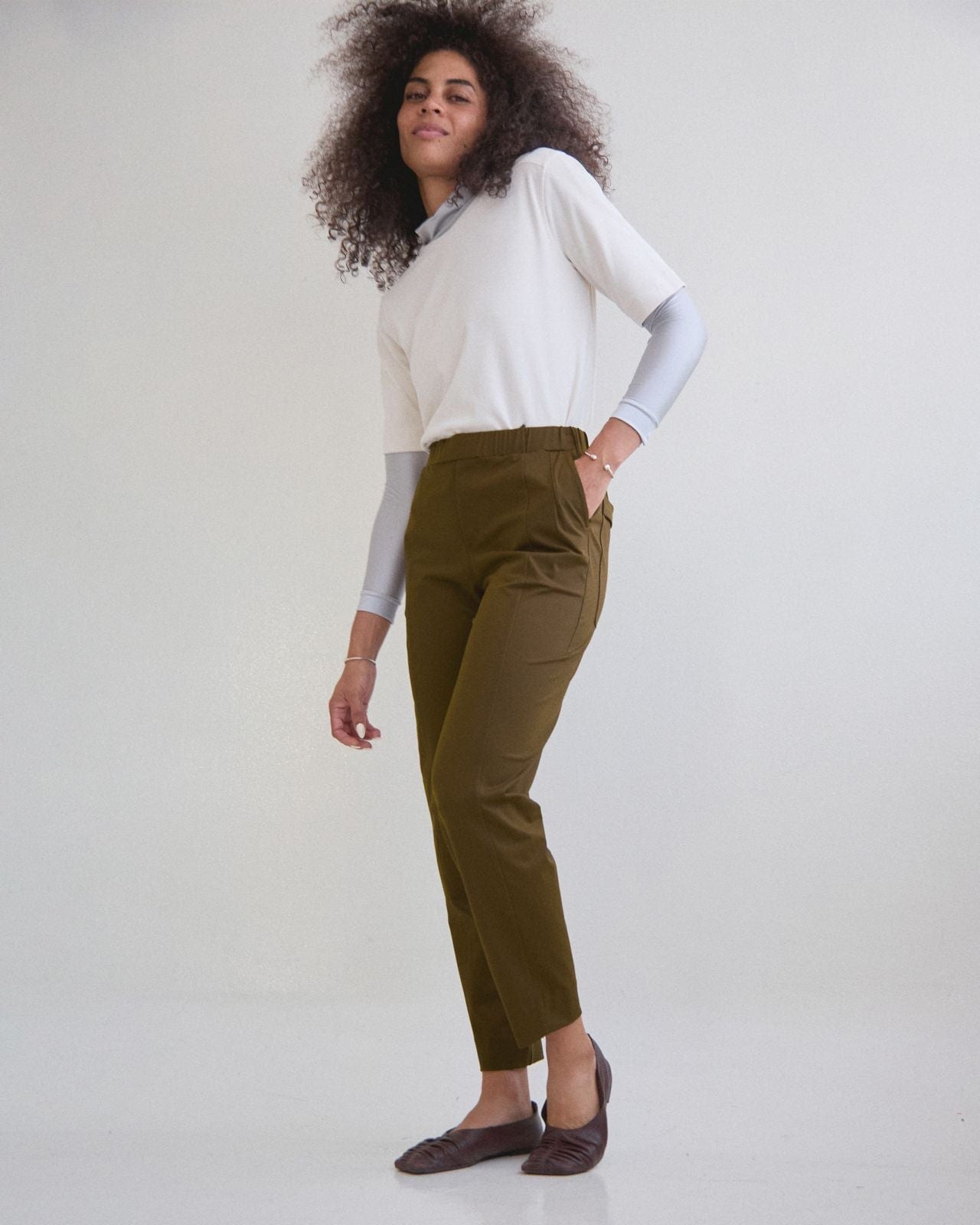 AUDAZ VERDE MILITAR FEMENINO Pantalón Tech Ligero - imagen 1